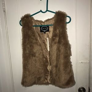 Fuax fur vest